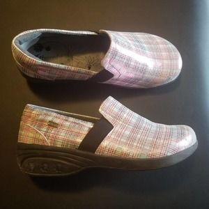 Nursing shoes by therafit size 10.5/11